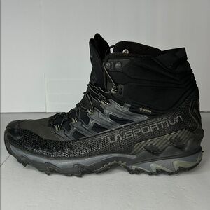 La Sportiva Men's Black and Dark Gray Athletic Shoes